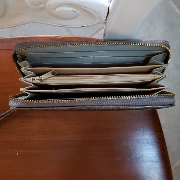 Wristlet - Picture 2 of 2